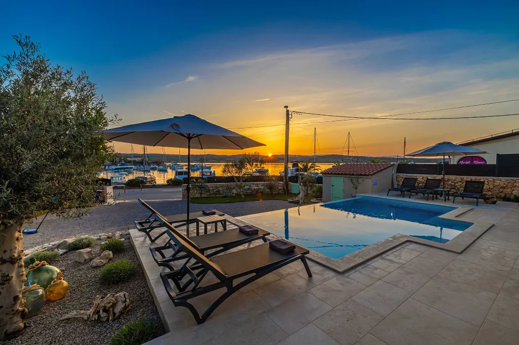 Villa in Klimno with Heated Pool and Sea View