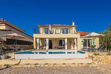 Villa in Klimno with Heated Pool and Sea View