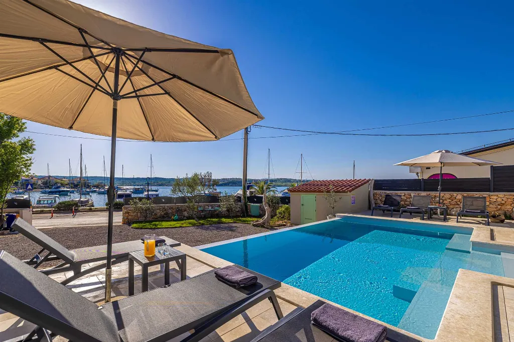 Villa in Klimno with Heated Pool and Sea View