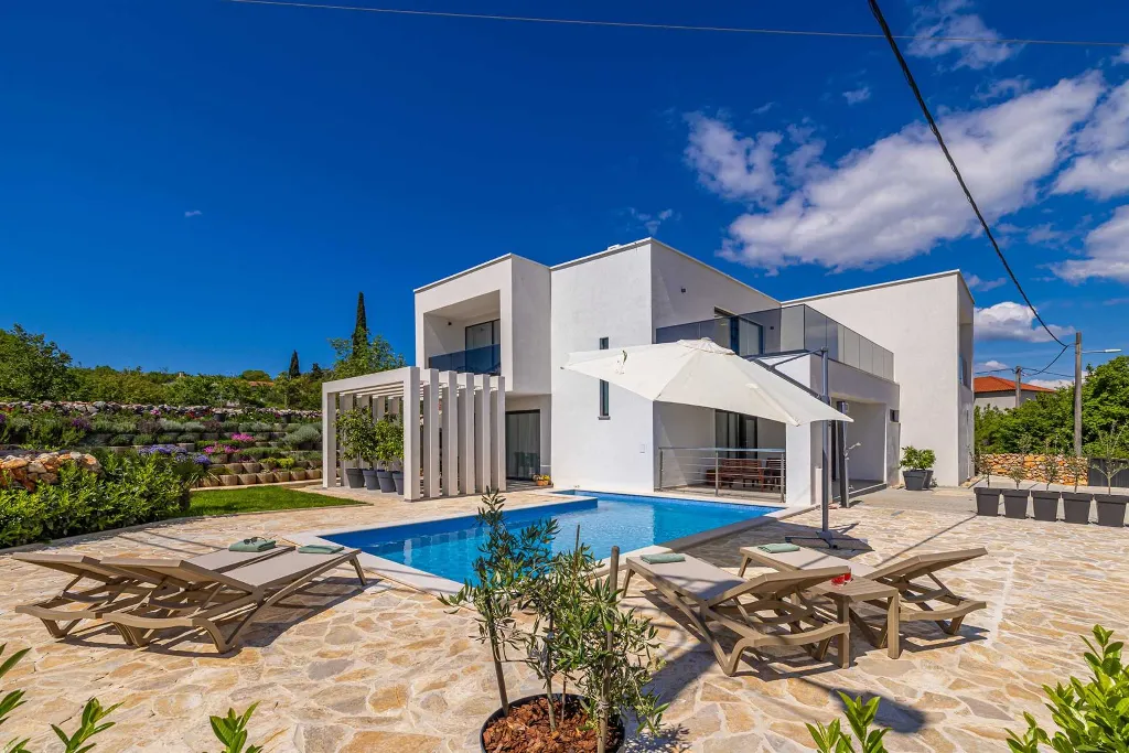 Private Pool Villa in Žgaljići for 10 Guests