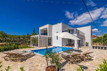 Private Pool Villa in Žgaljići for 10 Guests