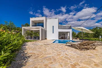 Private Pool Villa in Žgaljići for 10 Guests