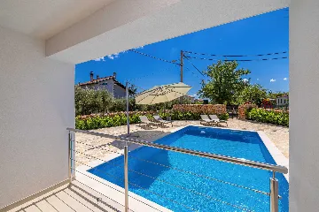 Private Pool Villa in Žgaljići for 10 Guests