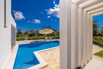 Private Pool Villa in Žgaljići for 10 Guests