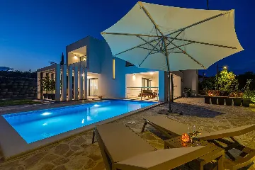 Private Pool Villa in Žgaljići for 10 Guests