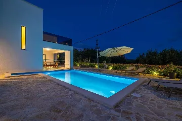 Private Pool Villa in Žgaljići for 10 Guests