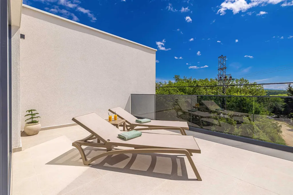 Private Pool Villa in Žgaljići for 10 Guests