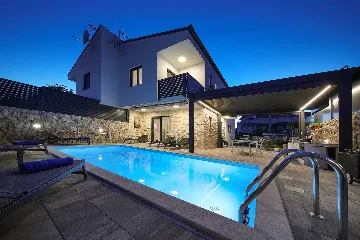 Malinska 3-Bedroom House with Heated Private Pool