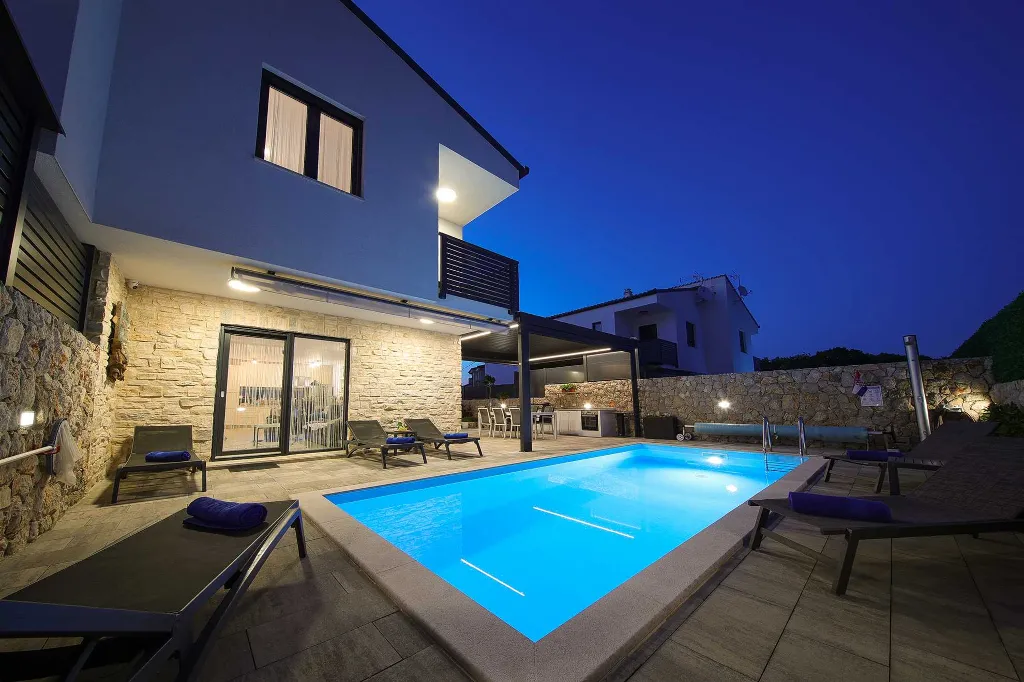Malinska 3-Bedroom House with Heated Private Pool