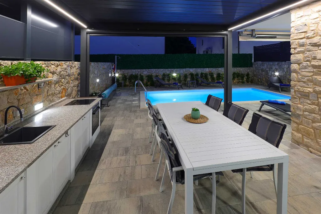 Malinska 3-Bedroom House with Heated Private Pool