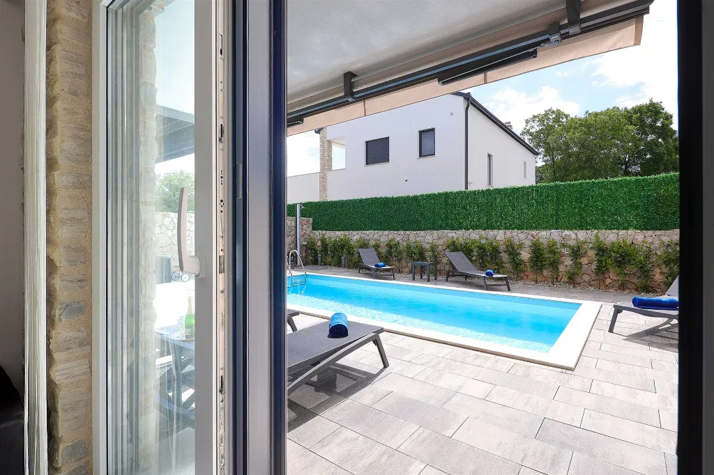 Malinska 3-Bedroom House with Heated Private Pool