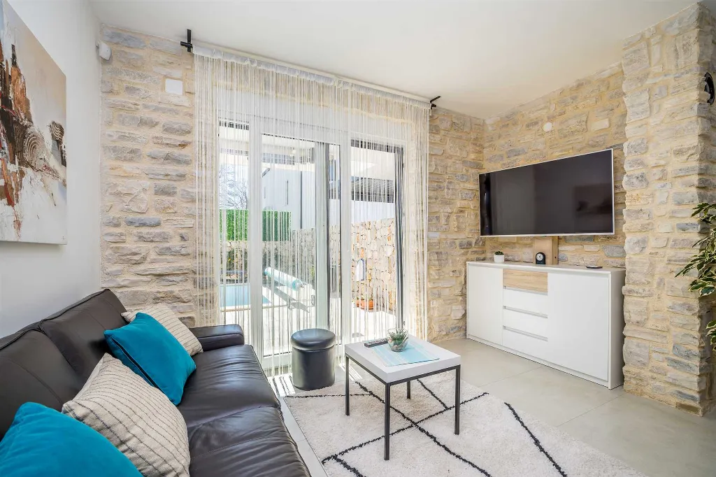 Malinska 3-Bedroom House with Heated Private Pool