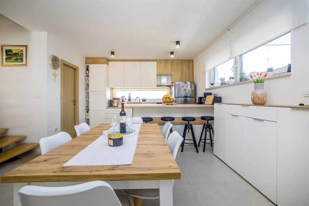 Malinska 3-Bedroom House with Heated Private Pool