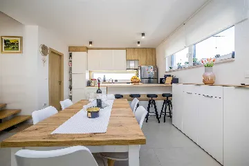 Malinska 3-Bedroom House with Heated Private Pool