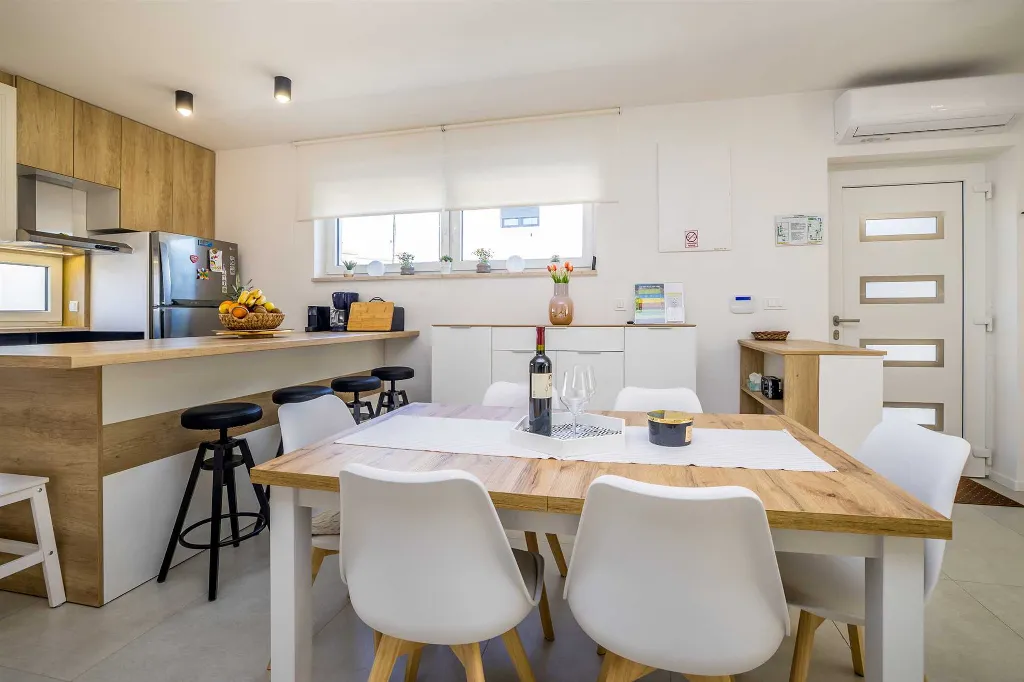 Malinska 3-Bedroom House with Heated Private Pool