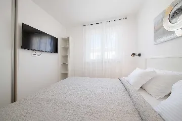 Malinska 3-Bedroom House with Heated Private Pool