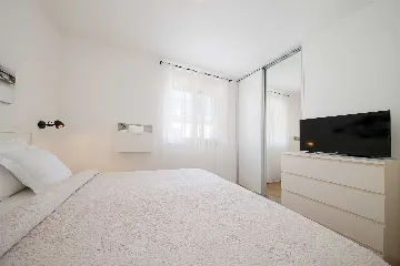 Malinska 3-Bedroom House with Heated Private Pool