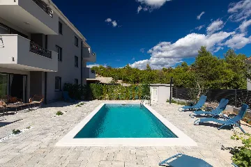 Ground-Floor Apartment in Čižići with Pool
