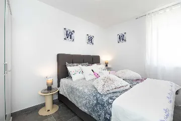 Ground-Floor Apartment in Čižići with Pool