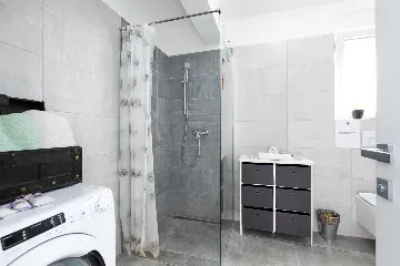 Ground-Floor Apartment in Čižići with Pool