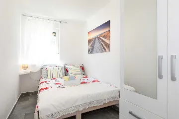 Ground-Floor Apartment in Čižići with Pool