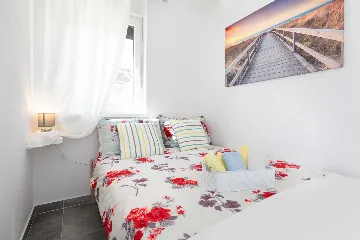 Ground-Floor Apartment in Čižići with Pool