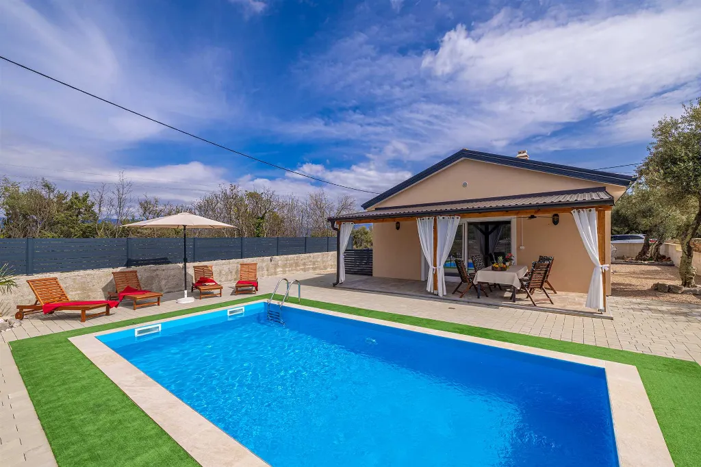 Holiday House in Žestilac for Up to 6 Guests