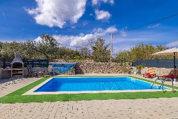 Holiday House in Žestilac for Up to 6 Guests