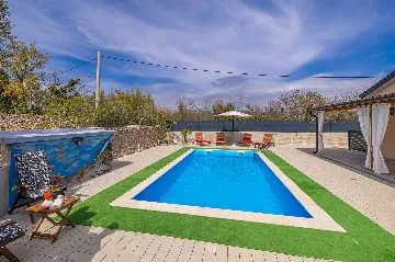 Holiday House in Žestilac for Up to 6 Guests