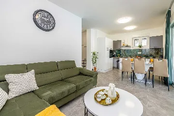 Holiday House in Žestilac for Up to 6 Guests