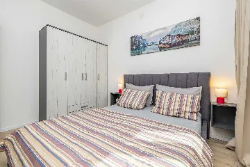 Holiday House in Žestilac for Up to 6 Guests