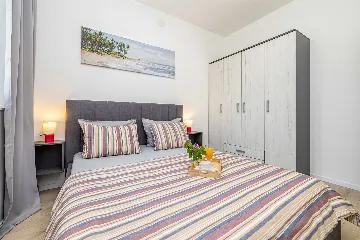 Holiday House in Žestilac for Up to 6 Guests