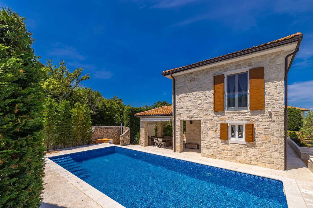 Holiday House with Private Pool in Malinska
