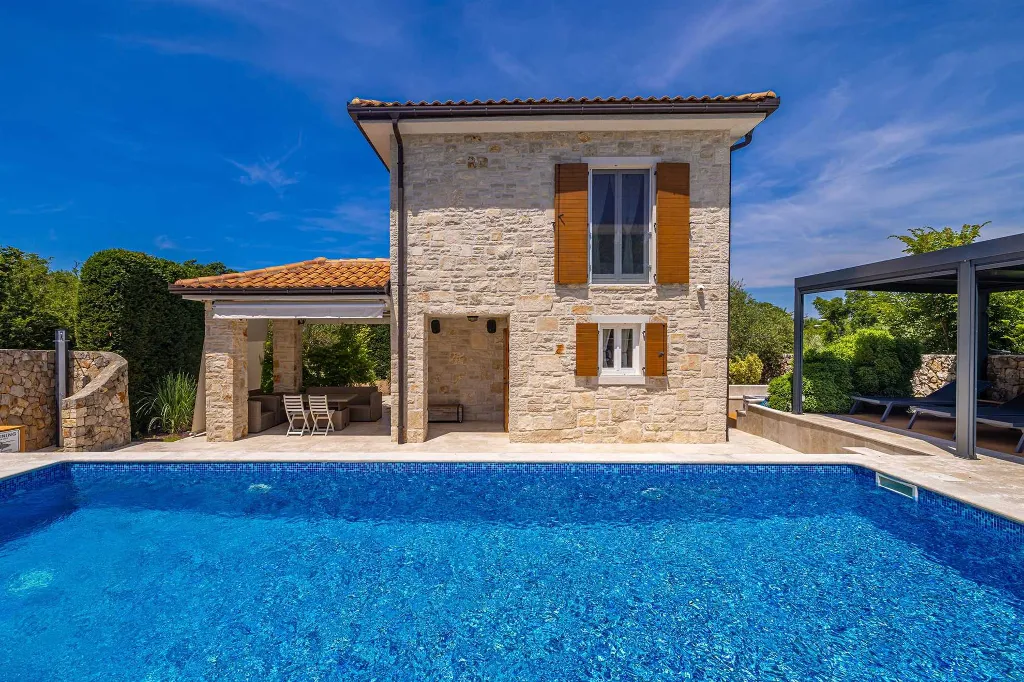 Holiday House with Private Pool in Malinska