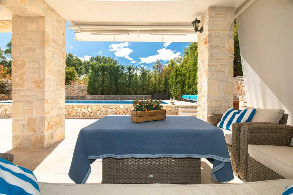 Holiday House with Private Pool in Malinska