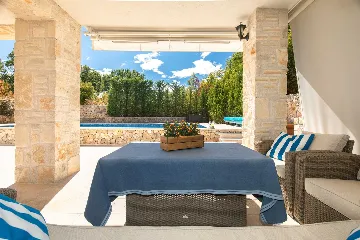 Holiday House with Private Pool in Malinska