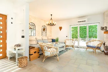 Holiday House with Private Pool in Malinska