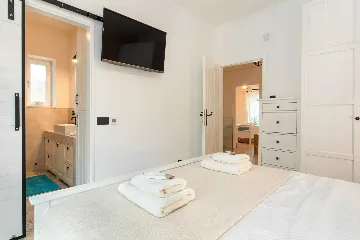 Holiday House with Private Pool in Malinska