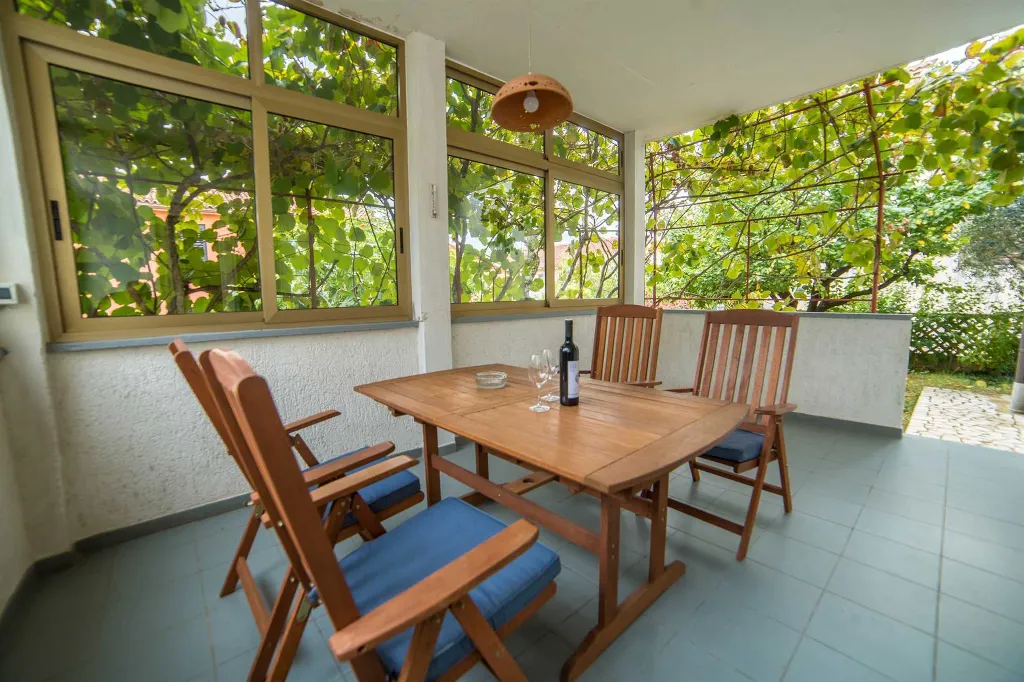 1-Bedroom Apartment in Poreč with Private Garden