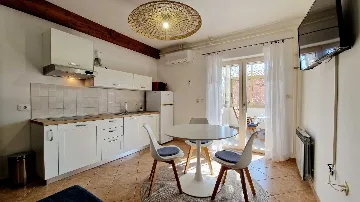 1-Bedroom Apartment in Poreč with Private Garden