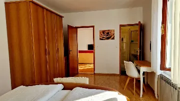 Poreč 1-Bedroom Apartment with Two Balconies