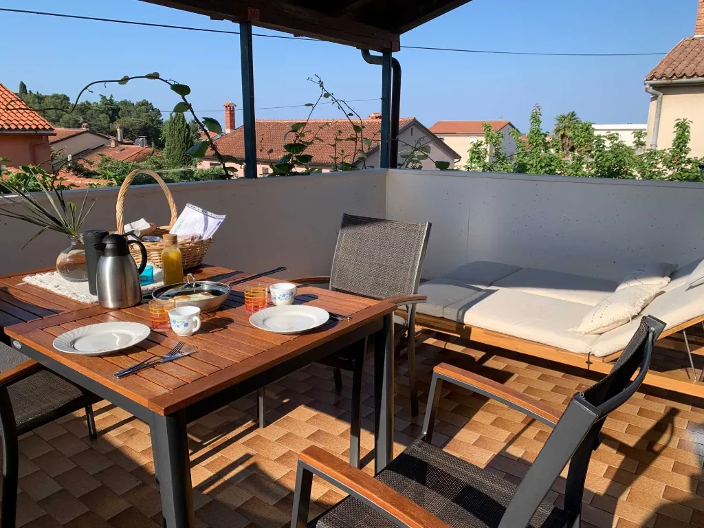 Poreč 1-Bedroom Apartment with Two Balconies