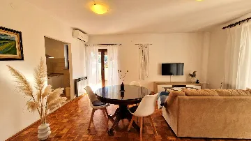 Poreč 1-Bedroom Apartment with Two Balconies