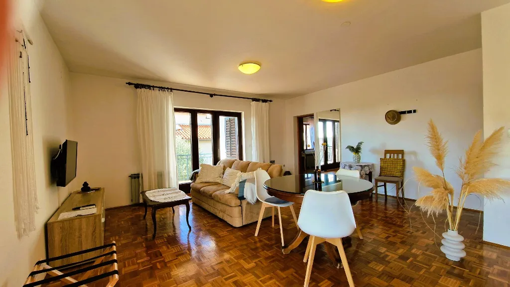 Poreč 1-Bedroom Apartment with Two Balconies