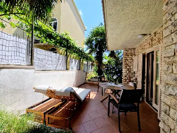 1-Bedroom Apartment with Private Terrace in Poreč