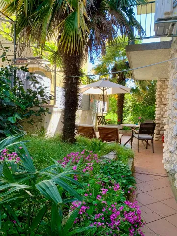 1-Bedroom Apartment with Private Terrace in Poreč