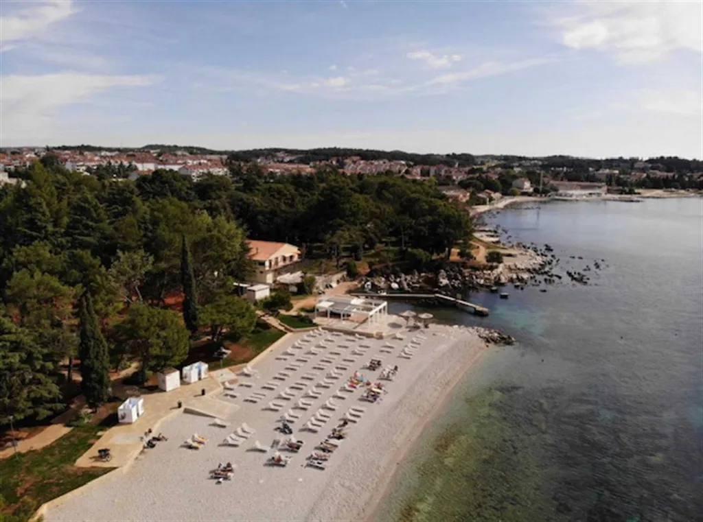 Two-Bedroom Apartment with Private Balconies in Poreč