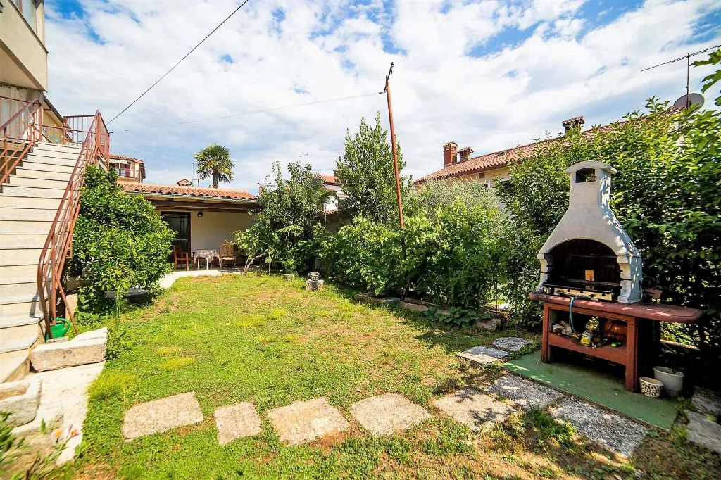 Two-Bedroom Apartment with Private Balconies in Poreč