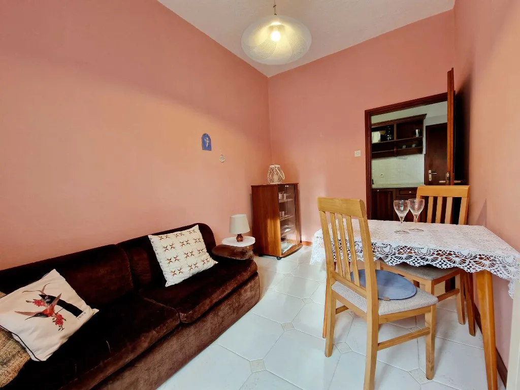 Apartment in Poreč for 2 Guests with Terrace
