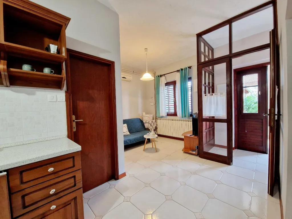 Apartment in Poreč for 2 Guests with Terrace